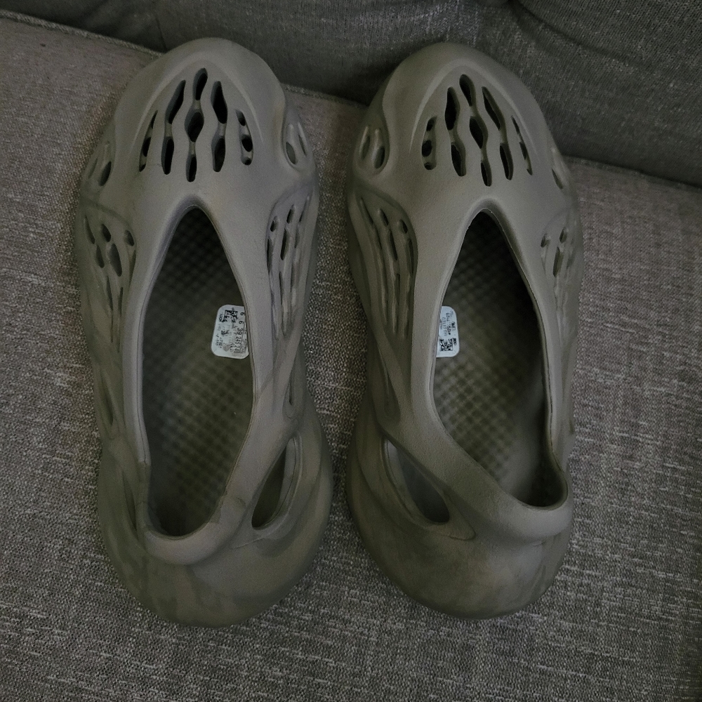 Yeezy - Picture 4 of 4